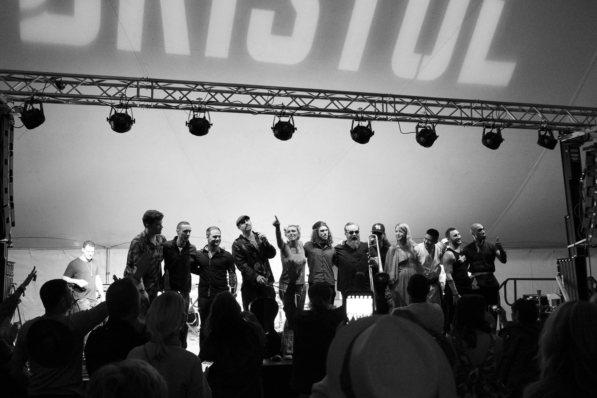 band bowing at the end of their set at BRRR 2022